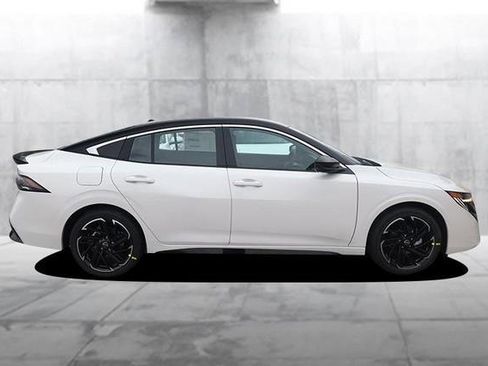 New 2026 Nissan Sentra SR FWD image 5