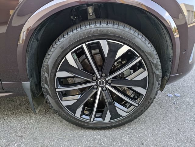 Used 2025 Volvo XC90 B6 Ultra w/ Protection Package AWD/4WD image 11