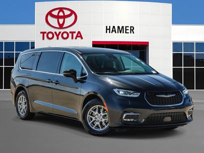 Used 2023 Chrysler Pacifica Touring-L