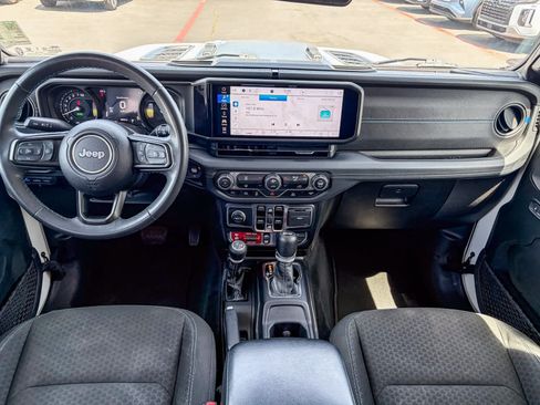 Used 2024 Jeep Wrangler Unlimited Rubicon 4xe AWD/4WD image 11