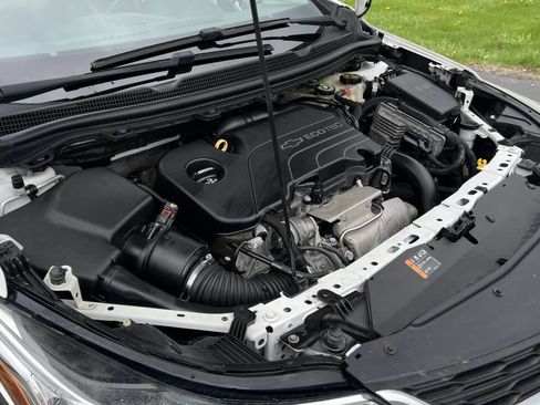 Used 2017 Chevrolet Cruze LS image 33