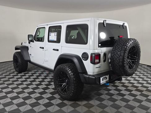 Used 2023 Jeep Wrangler Unlimited w/ Cold Weather Group AWD/4WD image 5