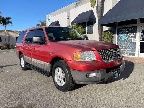 Used 2003 Ford Expedition XLT image 3