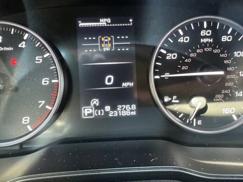 Used 2025 Subaru Crosstrek 2.5i Premium AWD/4WD image 28