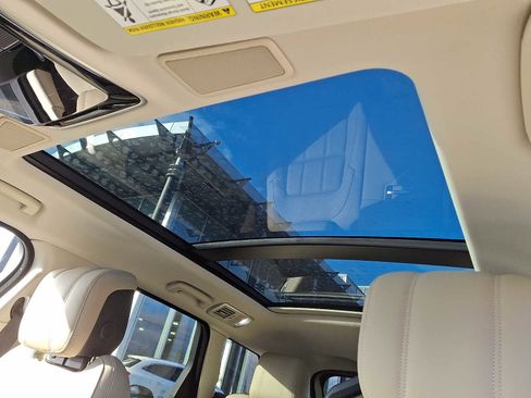 Used 2020 Land Rover Range Rover Sport HSE image 12