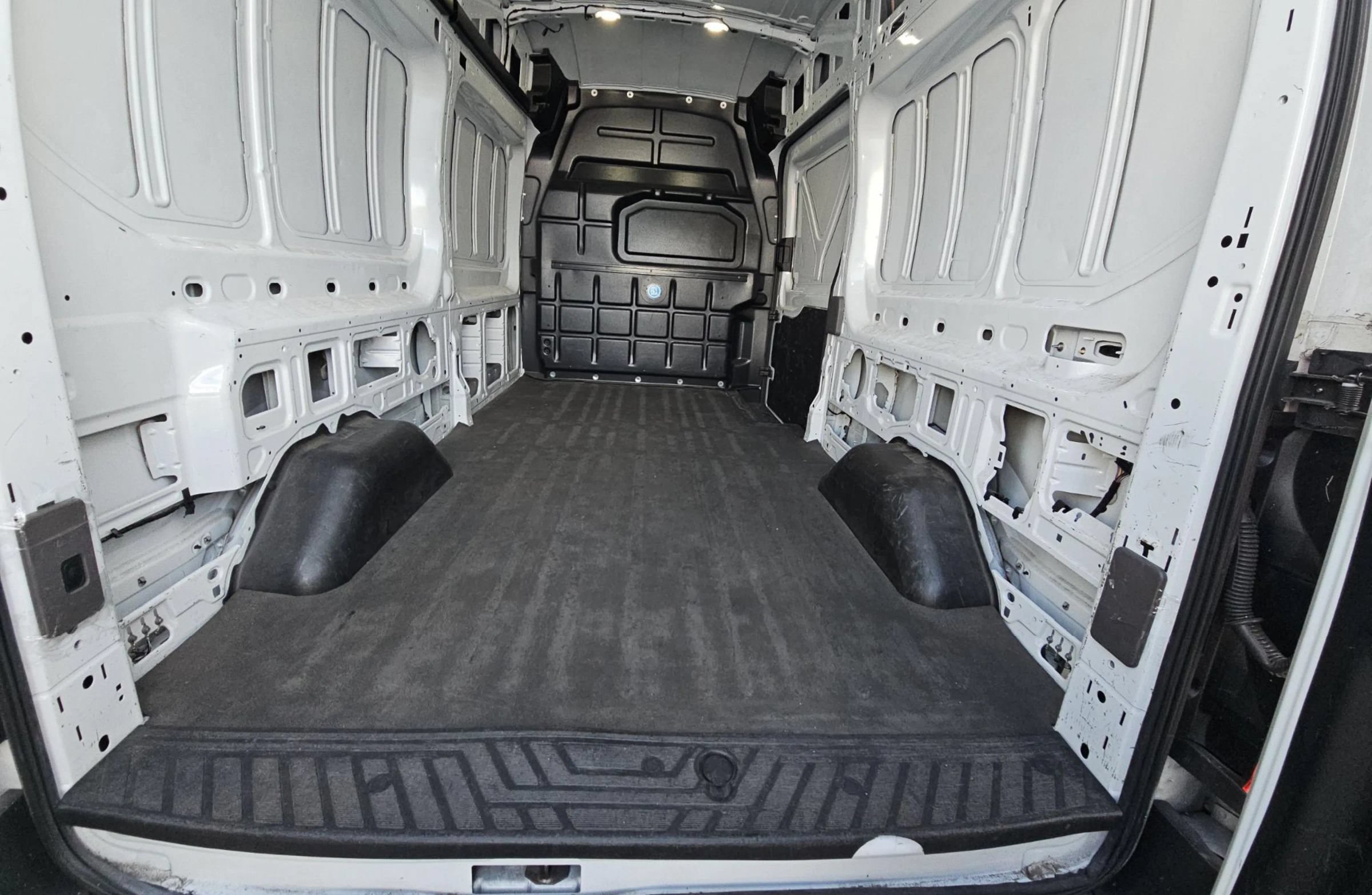 Used 2023 Ford Transit 250 148 High Roof RWD image 11