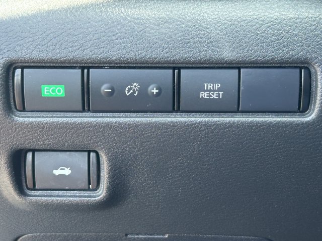 Used 2024 Nissan Sentra SV FWD image 24