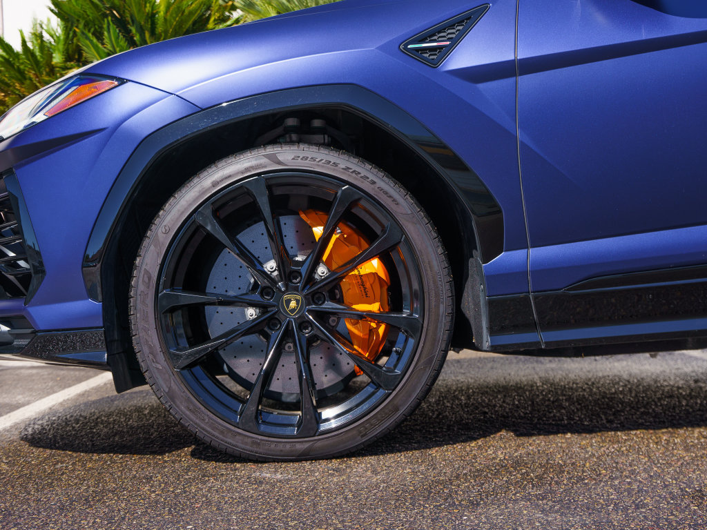 Used 2022 Lamborghini Urus AWD/4WD image 9