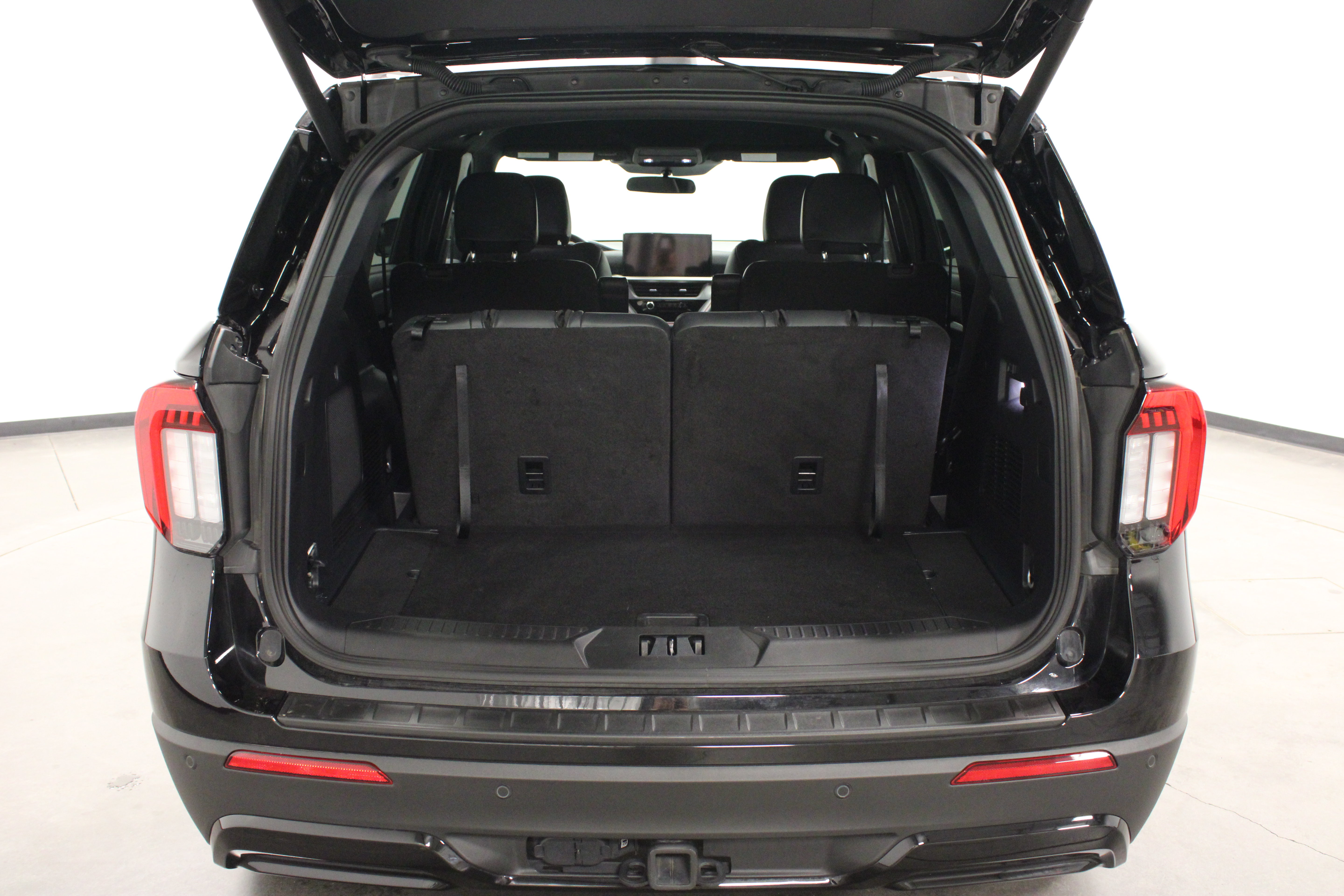 Used 2025 Ford Explorer ST-Line AWD/4WD image 13