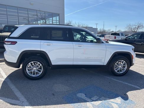 New 2026 Jeep Grand Cherokee Laredo AWD/4WD image 28