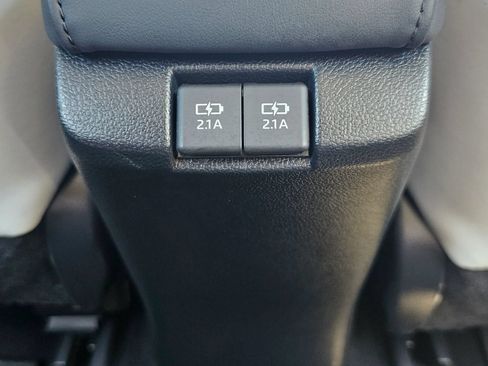 Used 2021 Toyota Prius Prime XLE w/ Carpet Mat Package (TMS) FWD image 11
