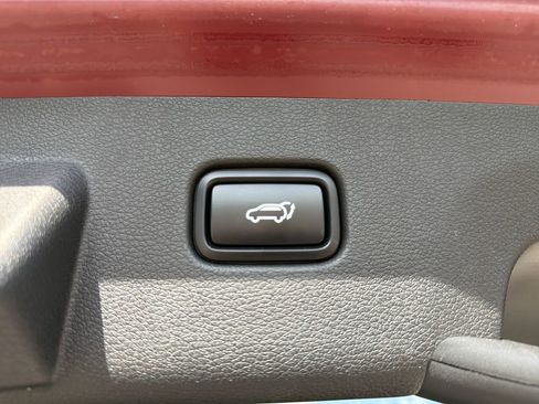 Used 2023 Kia Sportage SX image 11