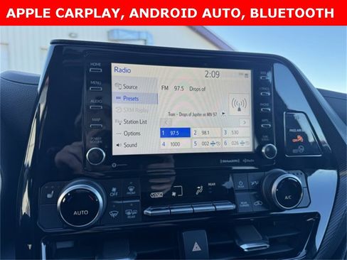 Certified 2022 Toyota Highlander XSE image 3