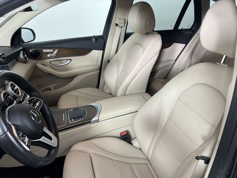 Used 2022 Mercedes-Benz GLC 300 4MATIC image 16