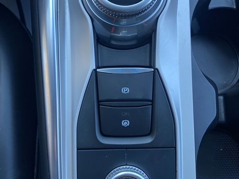 Used 2023 Ford Explorer XLT w/ Equipment Group 202A image 26