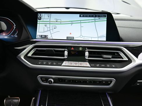 Used 2022 BMW X7 xDrive40i w/ M Sport Package image 13