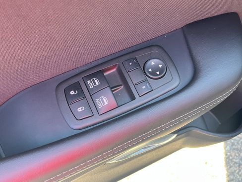 Used 2022 Dodge Challenger R/T w/ Driver Convenience Group RWD image 14