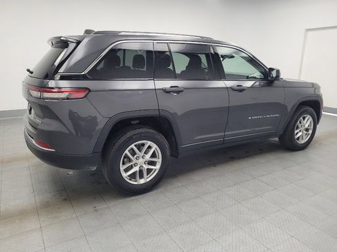 Used 2023 Jeep Grand Cherokee Laredo image 10