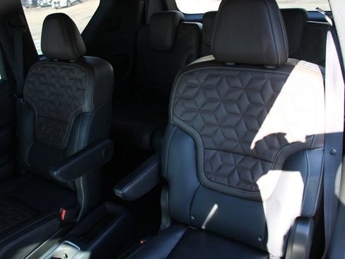 Certified 2025 Nissan Armada Platinum Reserve AWD/4WD image 30