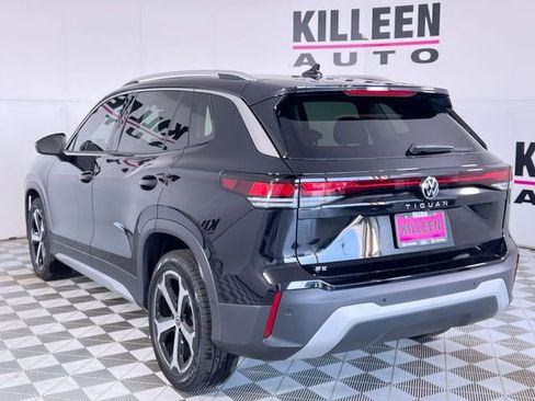 New 2025 Volkswagen Tiguan SE image 5