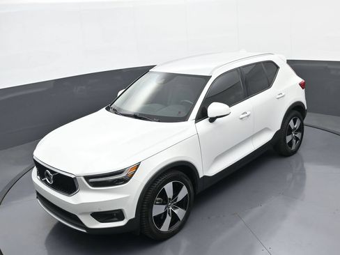 Used 2021 Volvo XC40 T5 Momentum w/ Protection Package Premier AWD/4WD image 30