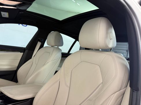 Used 2021 BMW 540i w/ Convenience Package image 20