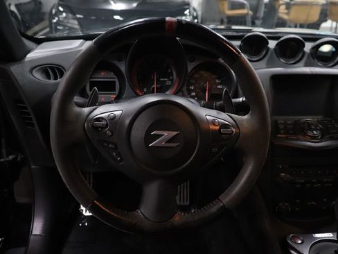 Used 2016 Nissan 370Z NISMO image 19