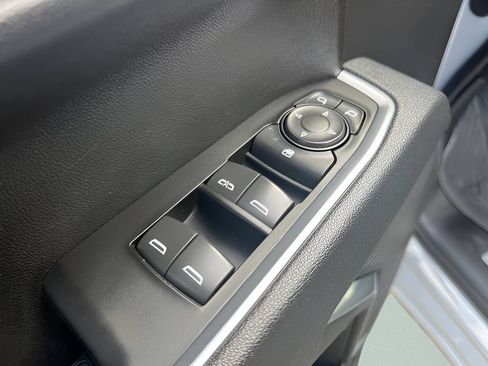 Used 2025 GMC Sierra 1500 SLE w/ Preferred Package AWD/4WD image 15