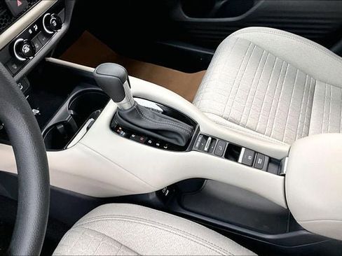 New 2026 Honda HR-V LX image 9