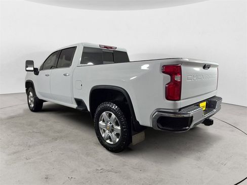 Used 2022 Chevrolet Silverado 2500 LTZ image 3