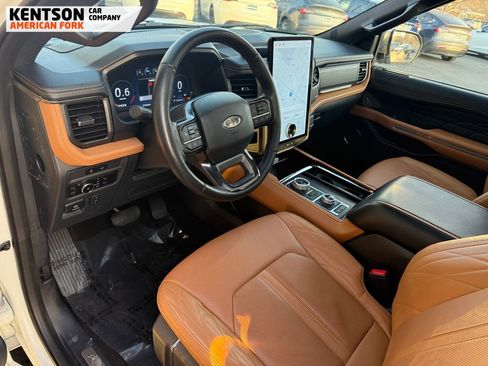 Used 2024 Ford Expedition Platinum image 34