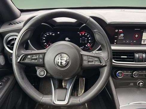Used 2024 Alfa Romeo Stelvio Ti AWD/4WD image 9