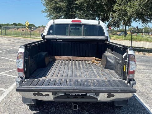 Used 2010 Toyota Tacoma PreRunner RWD image 6