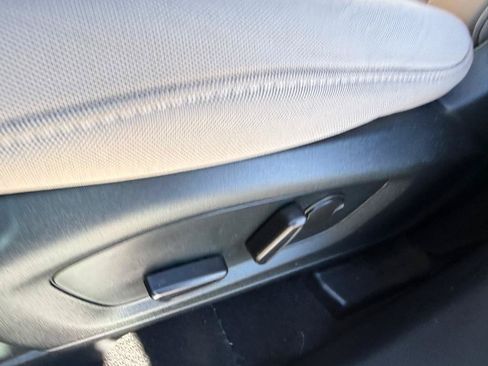 Used 2021 Ford Explorer XLT RWD image 31