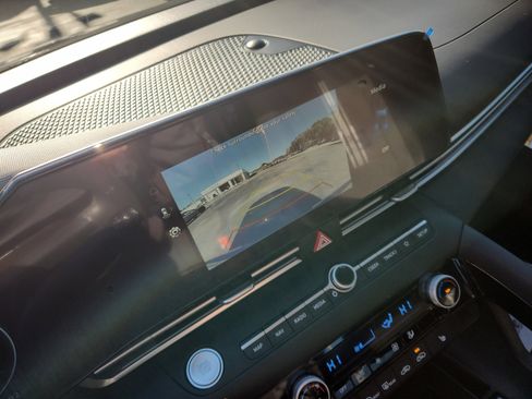 Used 2024 Hyundai Elantra SEL w/ Convenience Package image 36