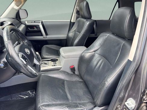 Used 2011 Toyota 4Runner SR5 w/ Premium Pkg w/Leather RWD image 11