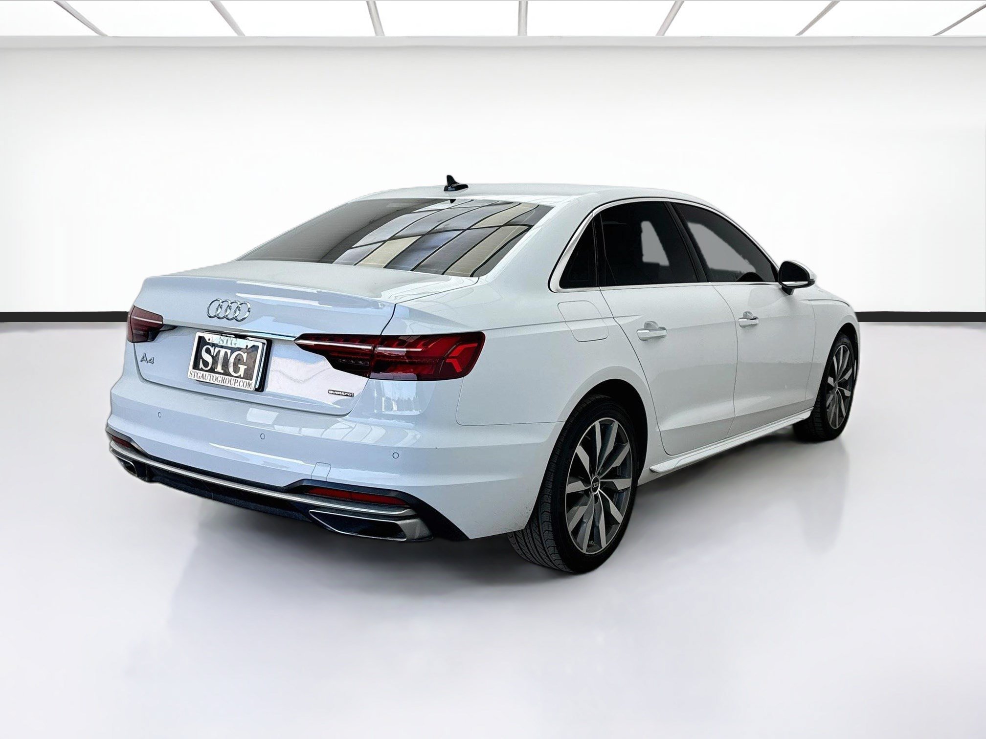 Used 2023 Audi A4 2.0T Premium w/ Convenience Package AWD/4WD image 4