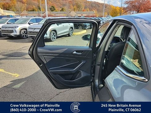 Certified 2022 Volkswagen Jetta SE image 50