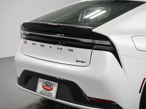 New 2026 Toyota Prius Plug-In Hybrid image 9