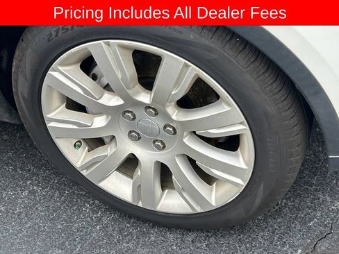 Used 2018 Land Rover Discovery HSE AWD/4WD image 2
