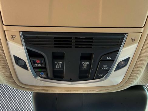 Used 2024 Acura RDX SH-AWD w/ Technology Package image 25
