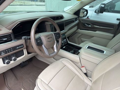 Used 2023 GMC Yukon Denali image 16