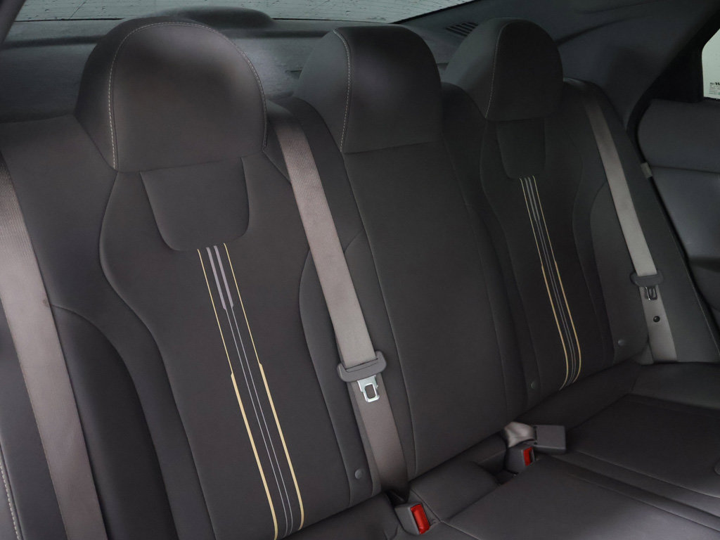 Used 2025 Hyundai Elantra Sport FWD image 31