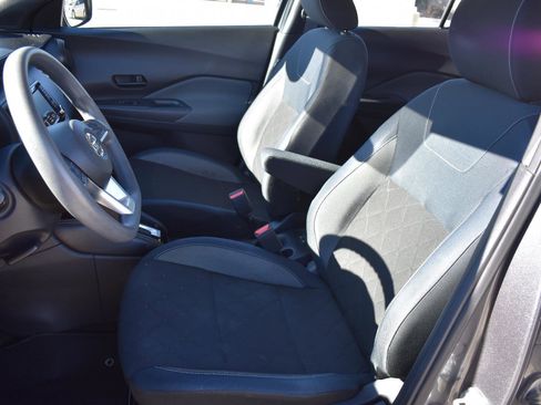 Used 2018 Nissan Kicks S image 21