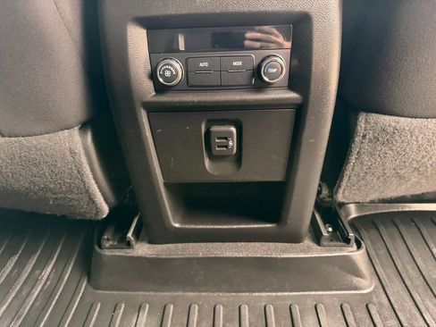 Used 2018 Chevrolet Traverse LT AWD/4WD image 18