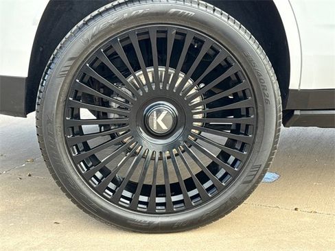 Used 2024 Chevrolet Tahoe RST w/ Luxury Package image 9