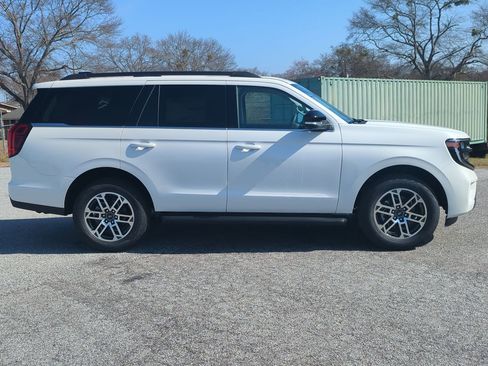 New 2026 Ford Expedition Active AWD/4WD image 2