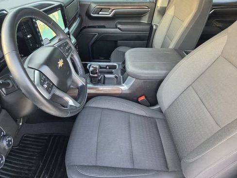 Used 2023 Chevrolet Silverado 1500 LT AWD/4WD image 11