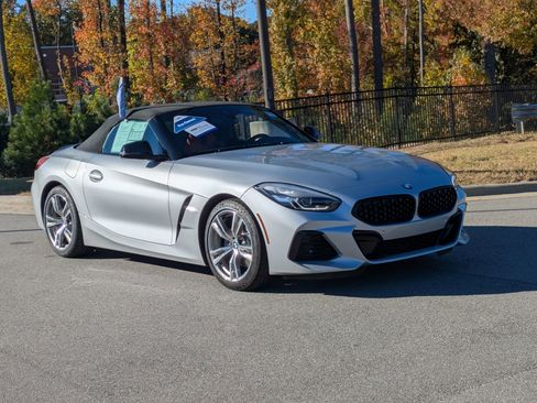 Used 2022 BMW Z4 sDrive30i w/ M Sport Package image 1