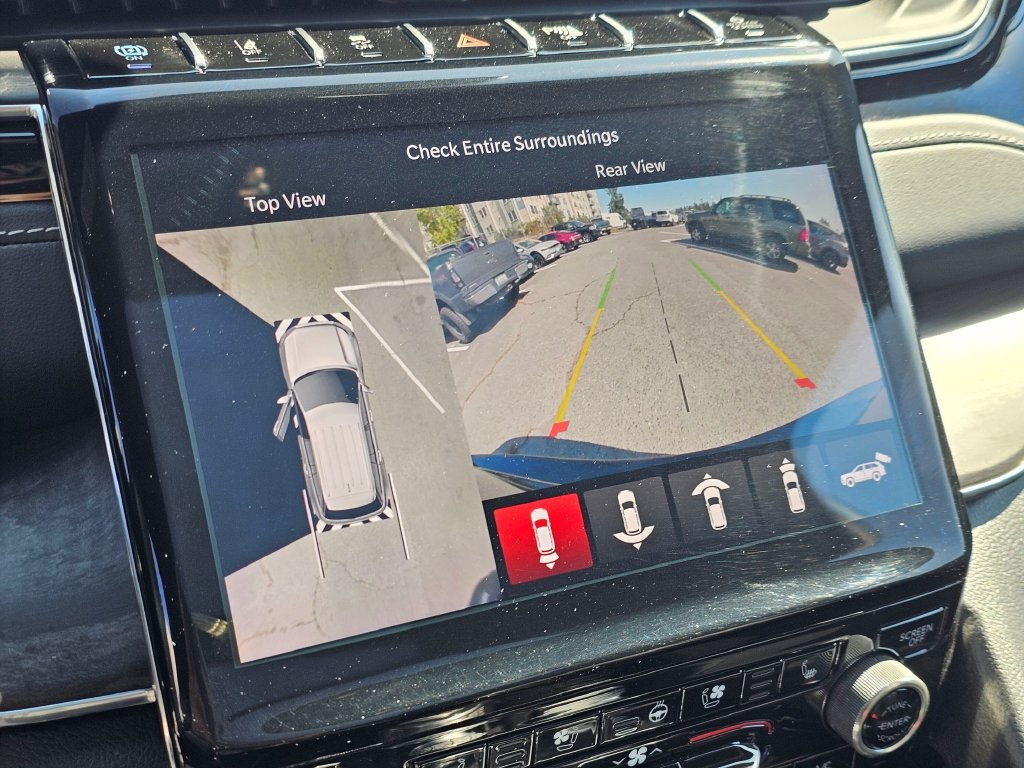 Used 2023 Jeep Grand Cherokee Overland w/ Advanced Protech Group III AWD/4WD image 28